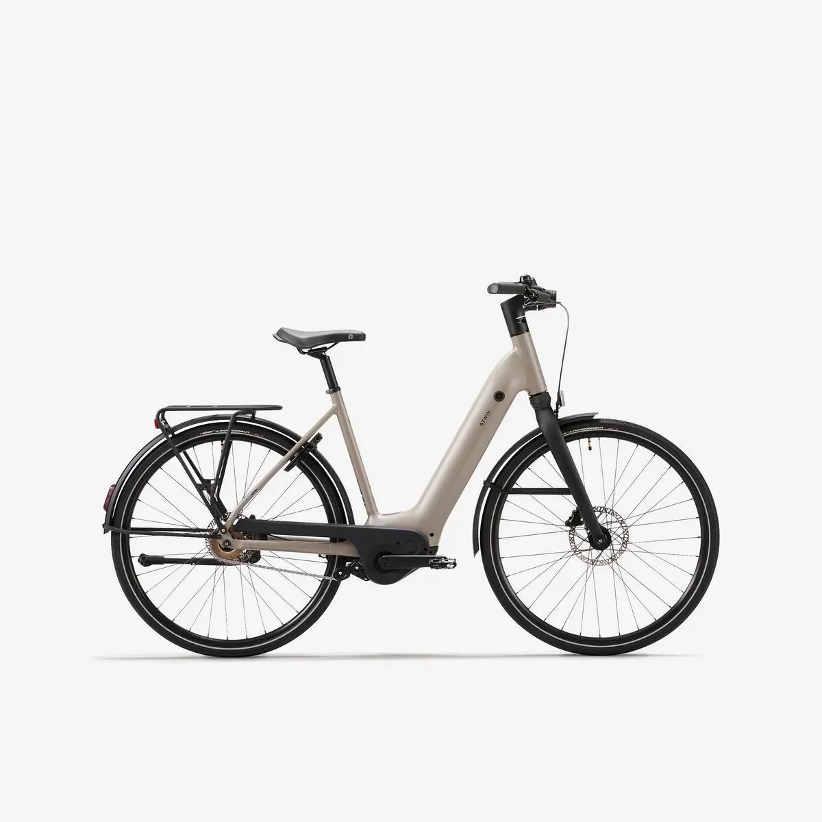 Vélo de ville électrique Decathlon LD 940 E à cadre ouvert, coloris marron coriandre, vu de profil